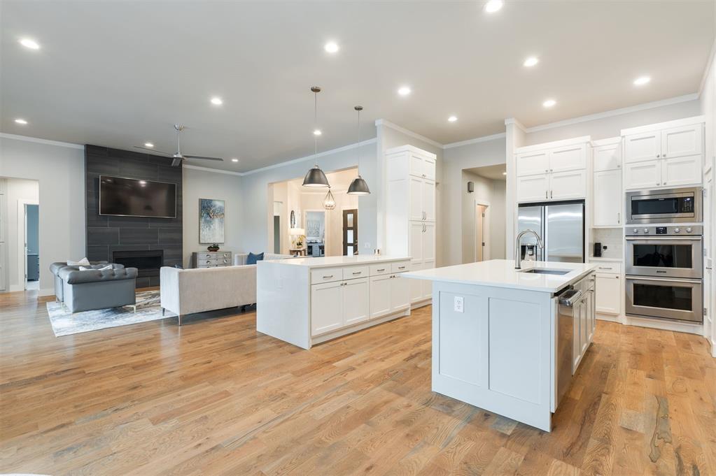 1009 Falls Bridge Court