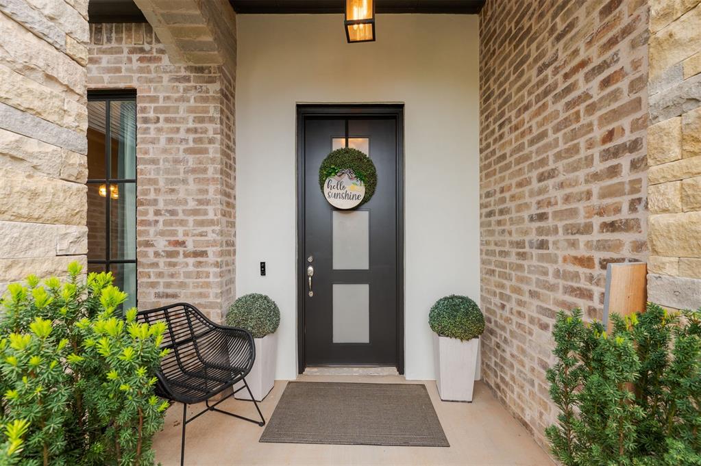 1009 Falls Bridge Court