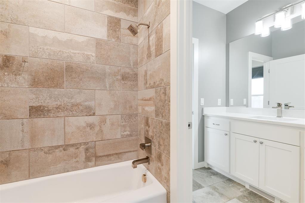 1009 Falls Bridge Court