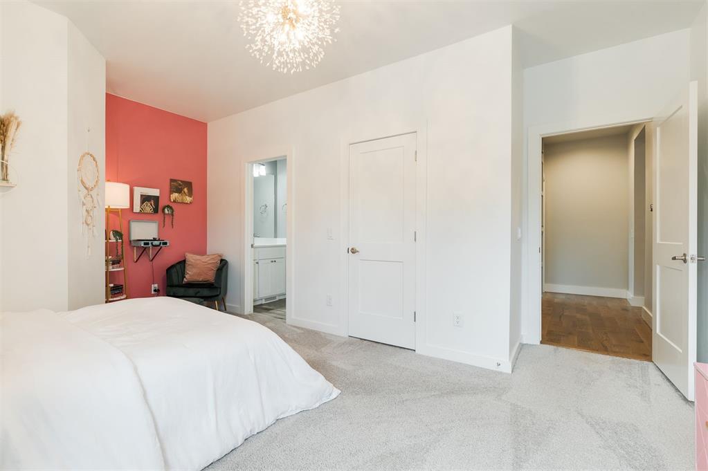 1009 Falls Bridge Court