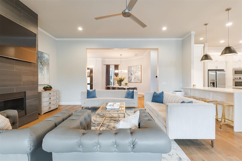 1009 Falls Bridge Court