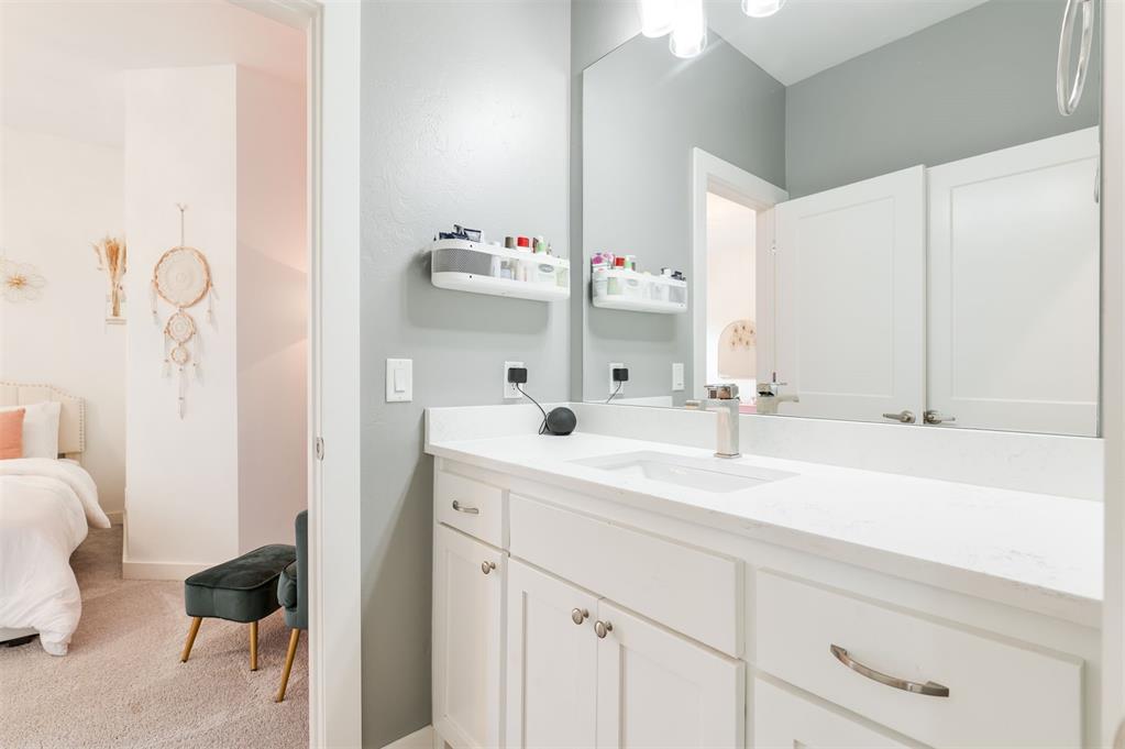 1009 Falls Bridge Court