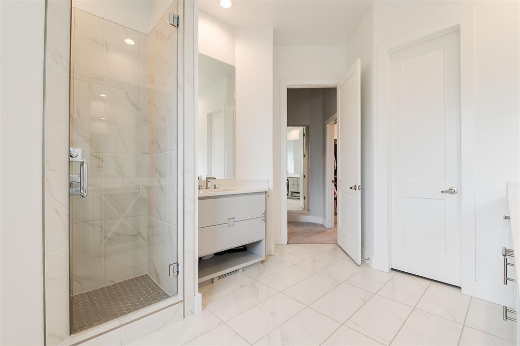 1009 Falls Bridge Court