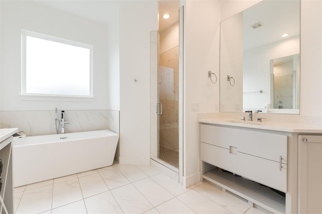 1009 Falls Bridge Court