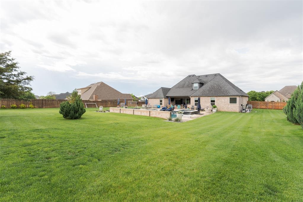 1009 Falls Bridge Court