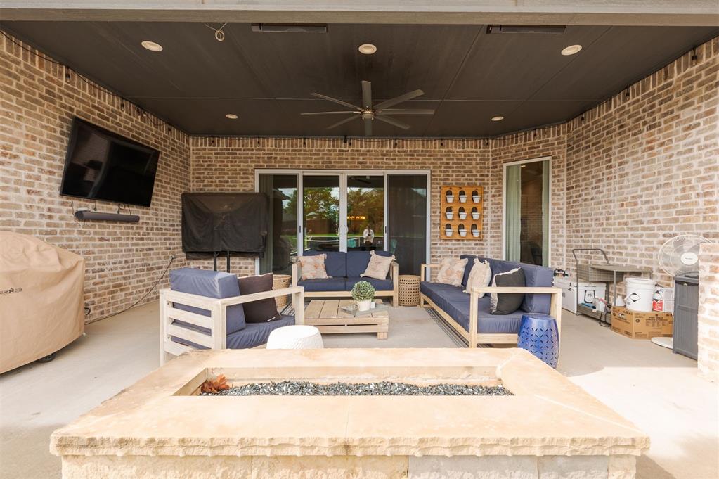 1009 Falls Bridge Court