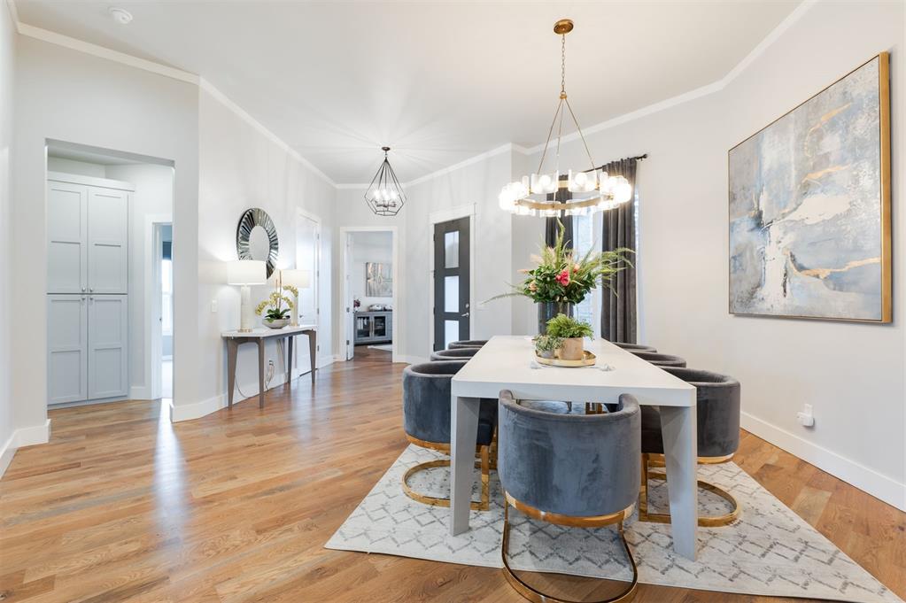 1009 Falls Bridge Court