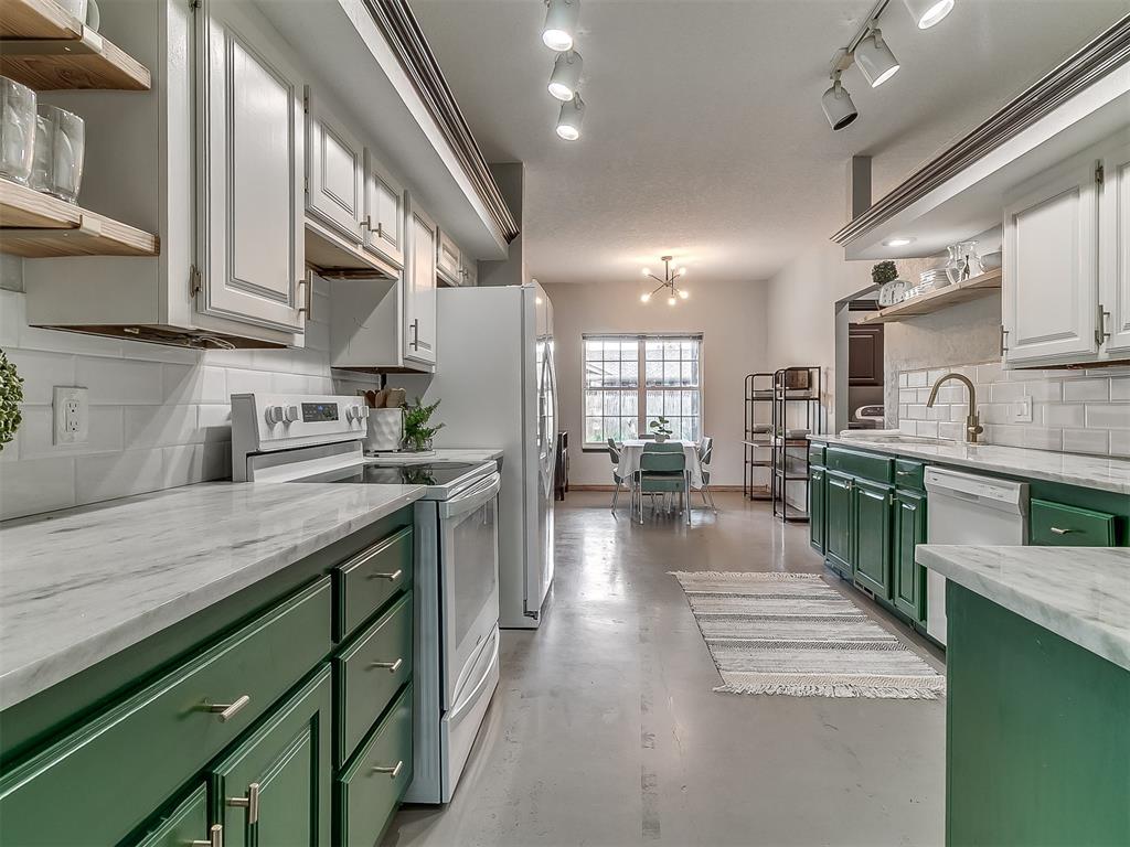 7012 NW 100th Street