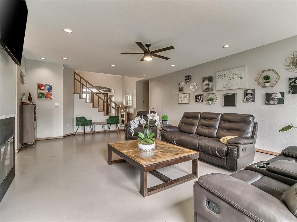 7012 NW 100th Street