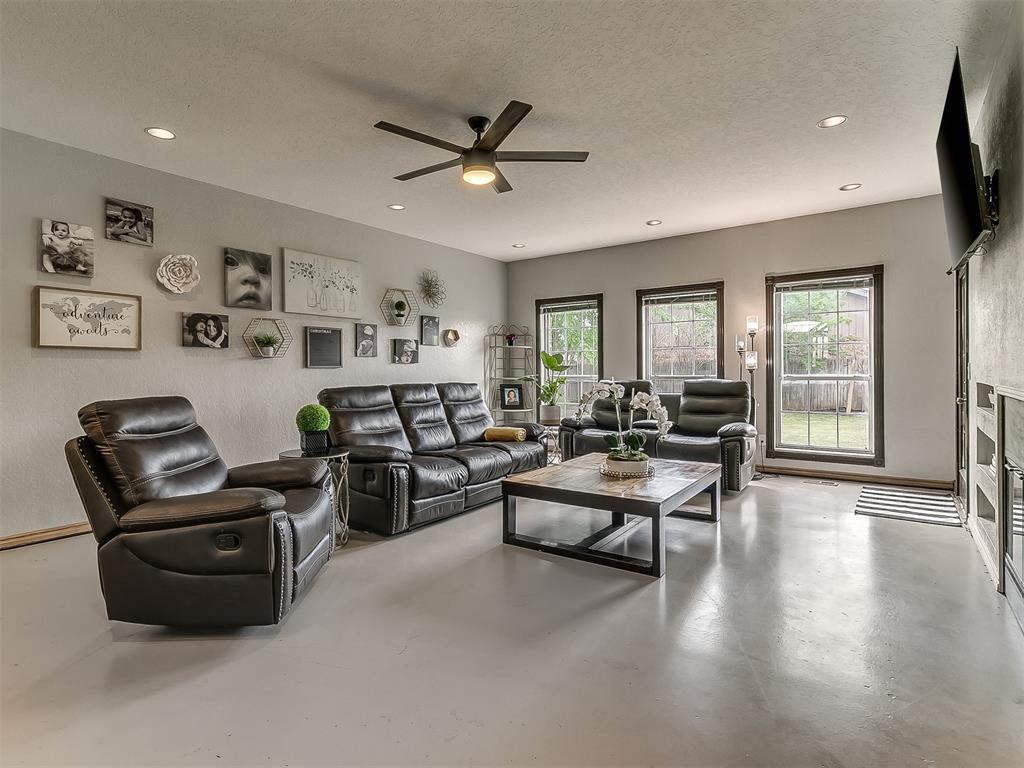 7012 NW 100th Street