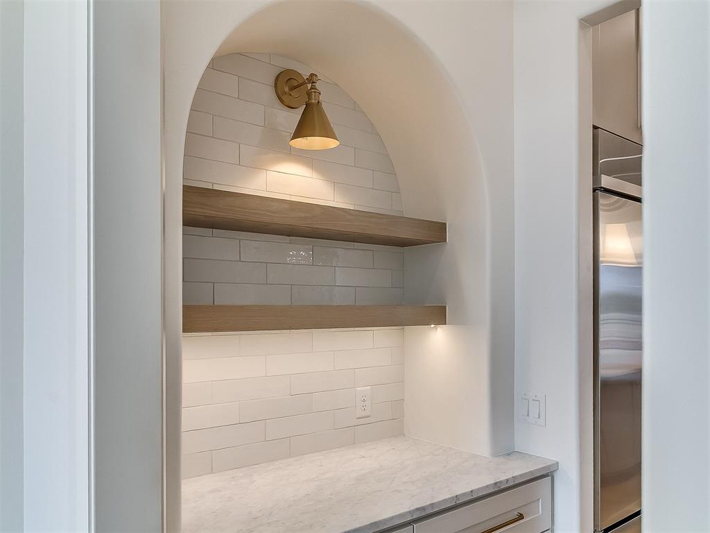 6105 NW 147th Terrace