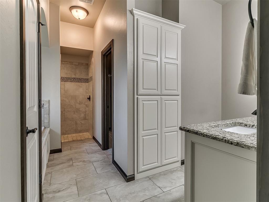 1216 N Wisteria Terrace