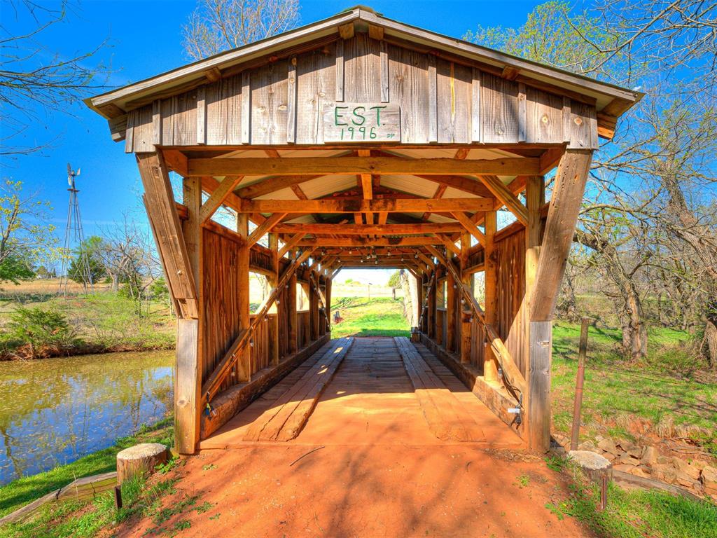 5809 W Waterloo Road