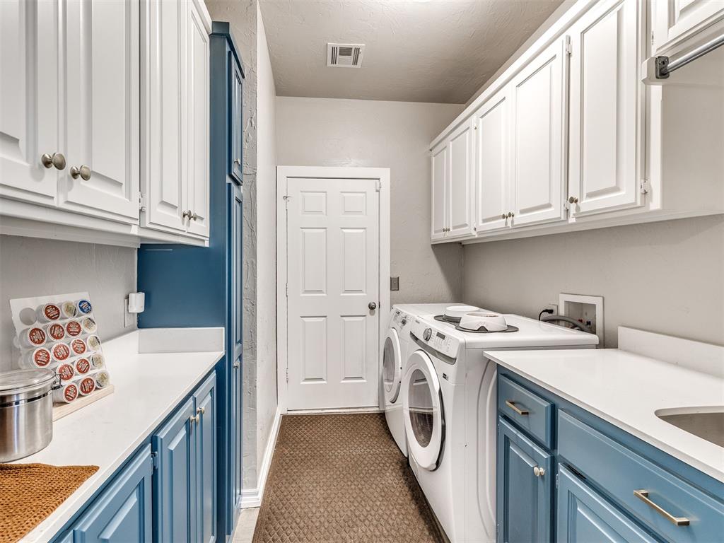 5809 W Waterloo Road