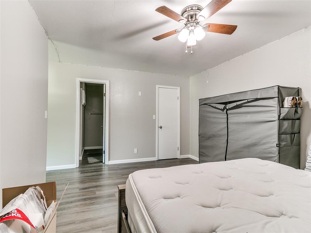 5809 W Waterloo Road