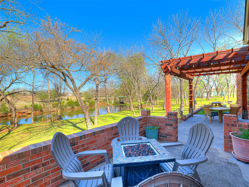 5809 W Waterloo Road