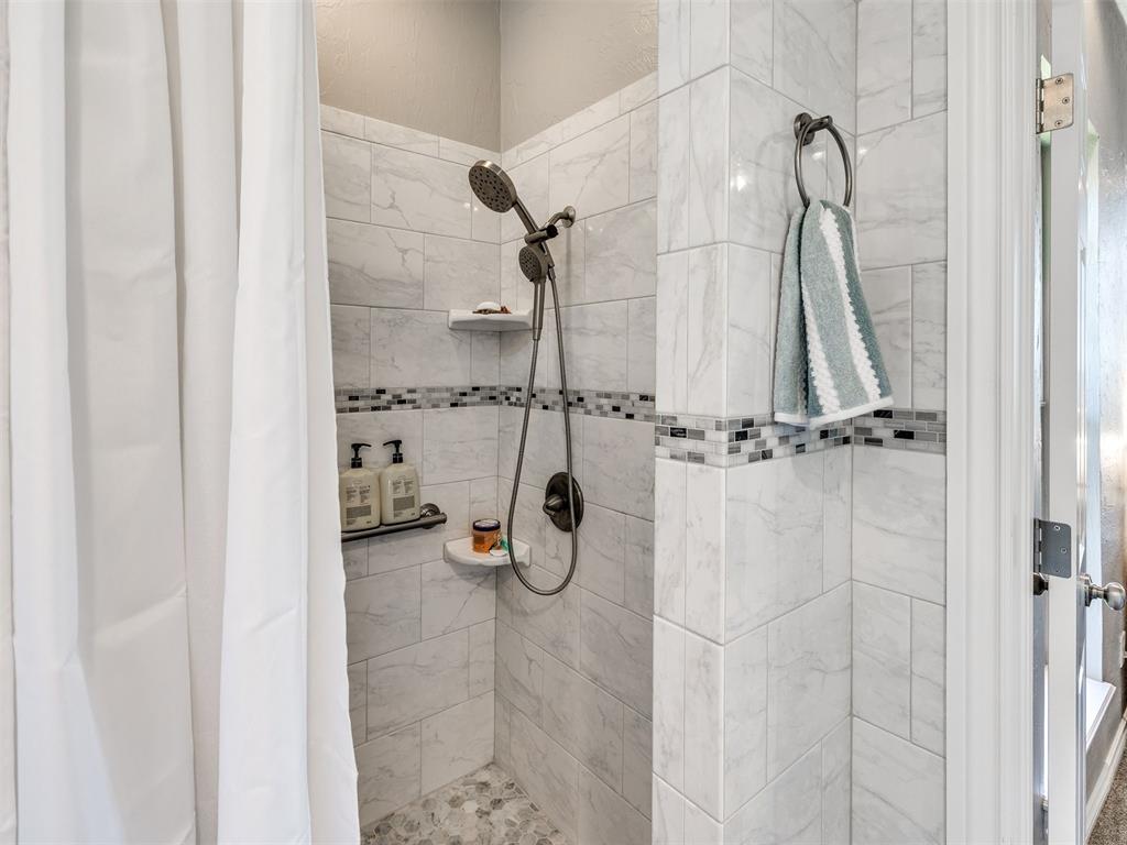 5809 W Waterloo Road