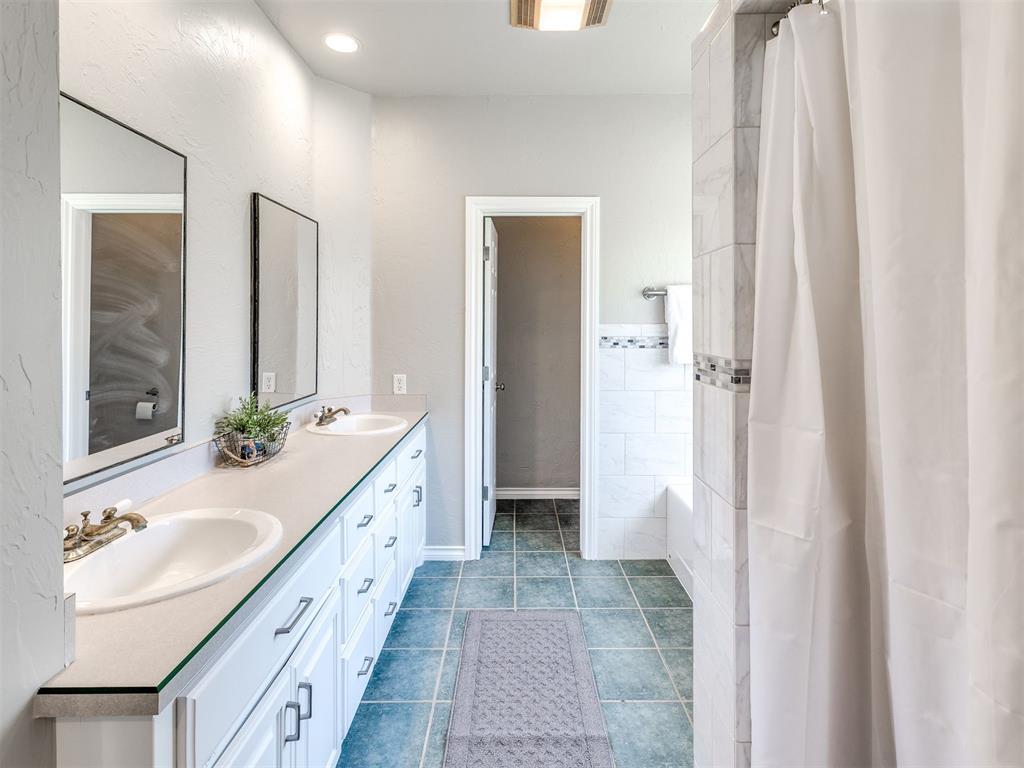 5809 W Waterloo Road