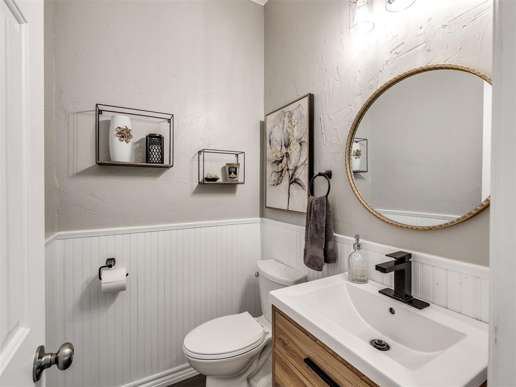 5809 W Waterloo Road