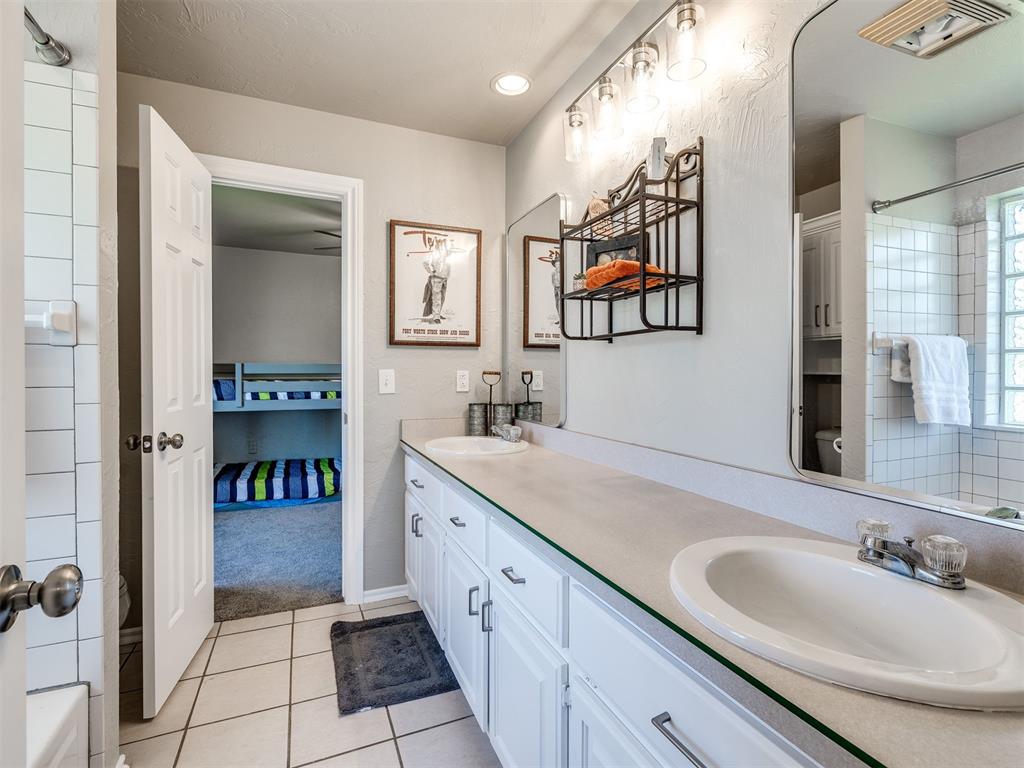 5809 W Waterloo Road