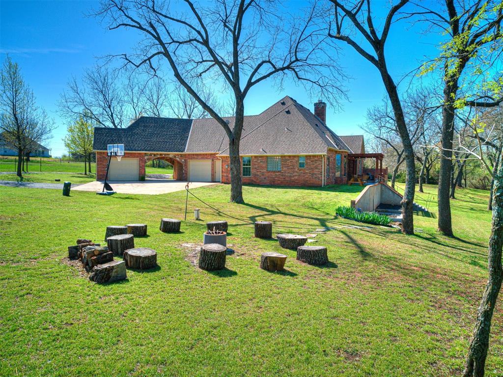 5809 W Waterloo Road