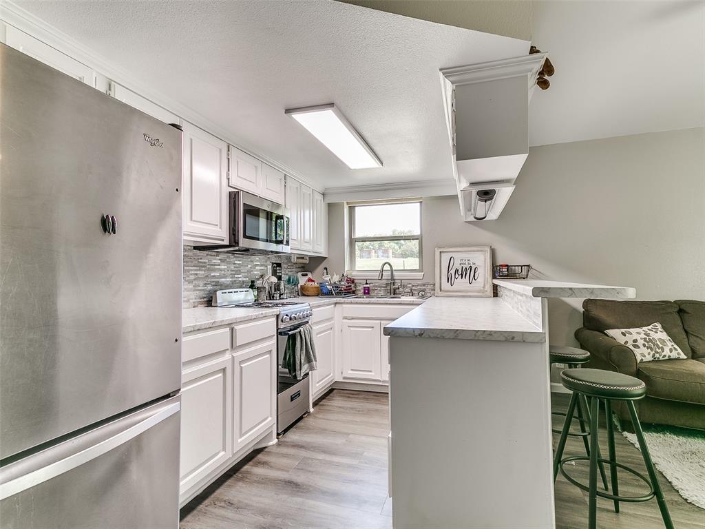 5809 W Waterloo Road