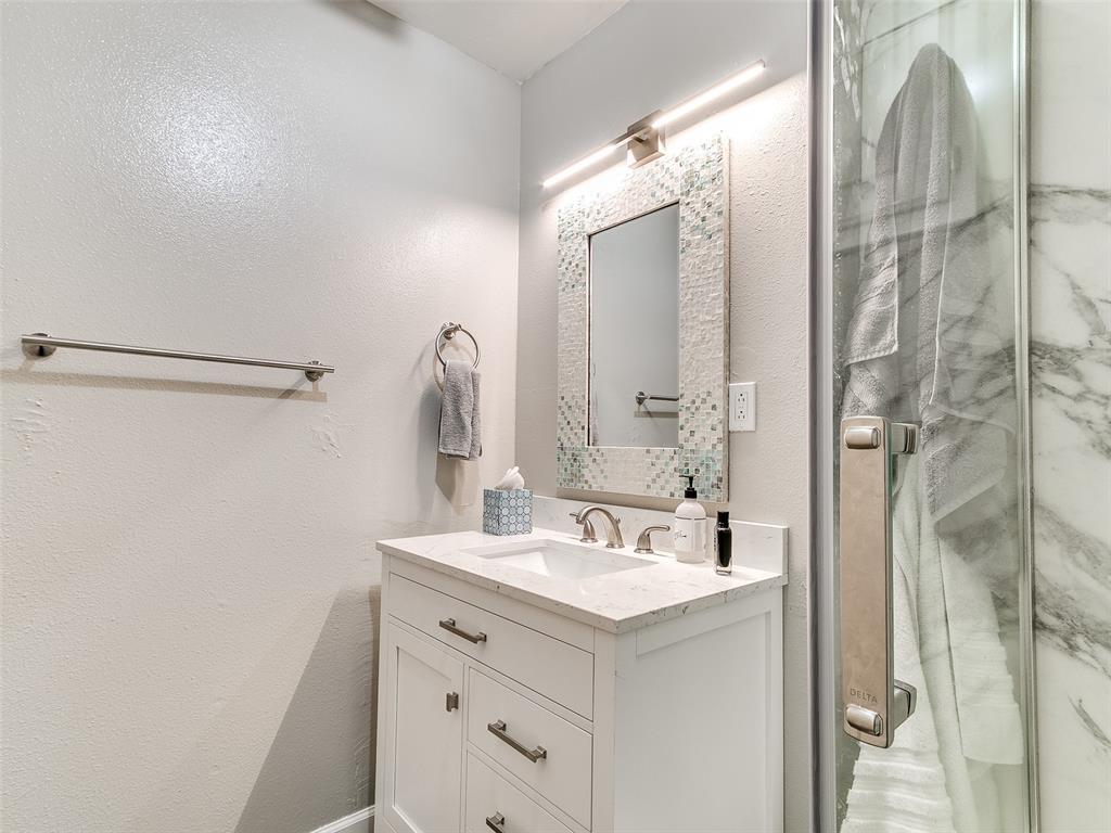 5809 W Waterloo Road