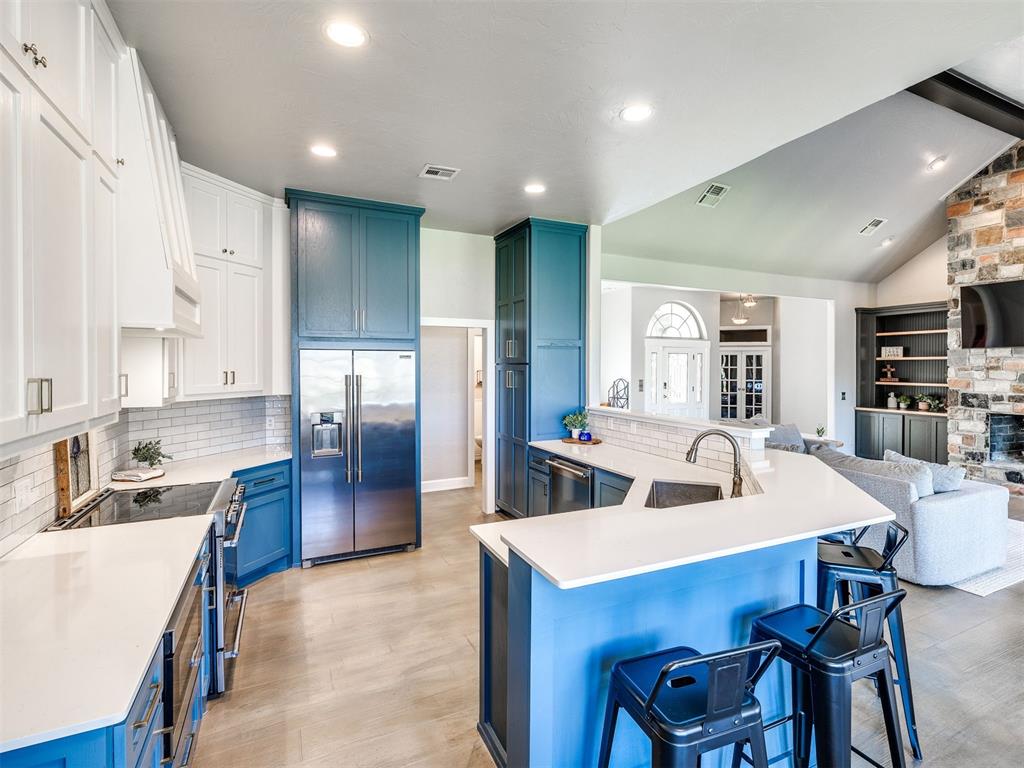 5809 W Waterloo Road