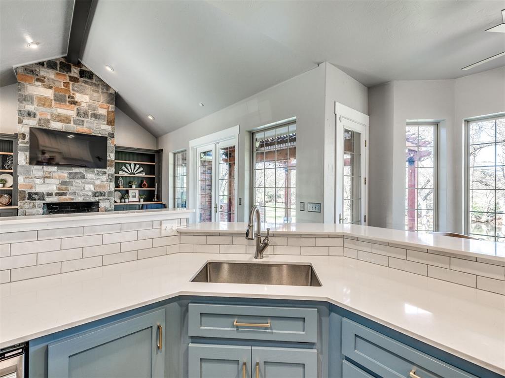 5809 W Waterloo Road