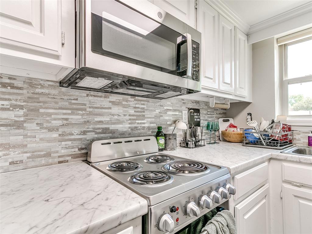 5809 W Waterloo Road