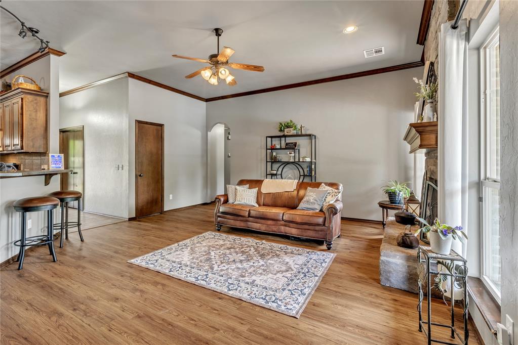 8701 Long Spur Trail