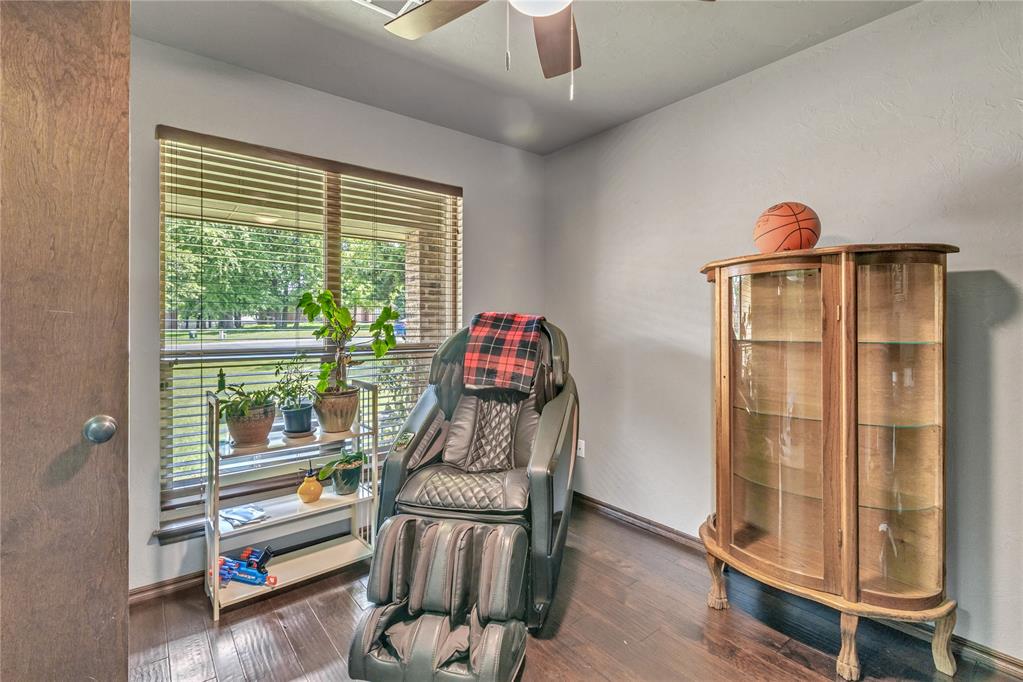 8701 Long Spur Trail