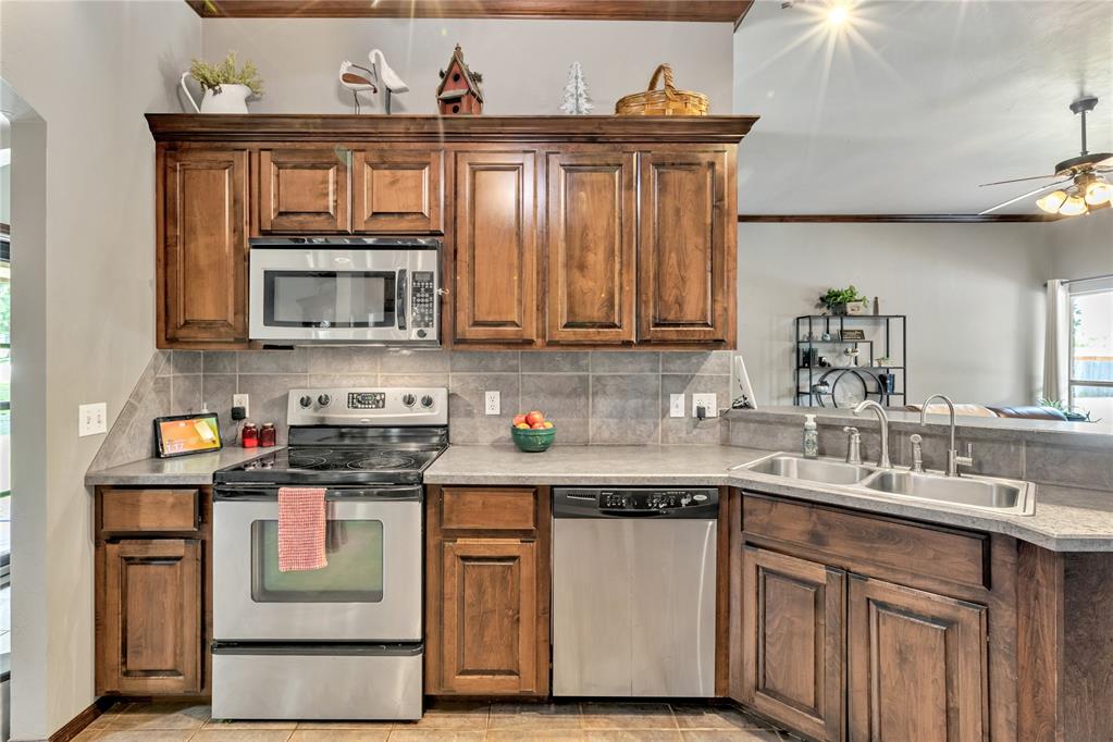 8701 Long Spur Trail