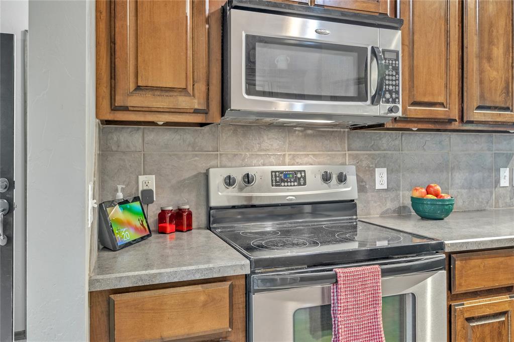 8701 Long Spur Trail