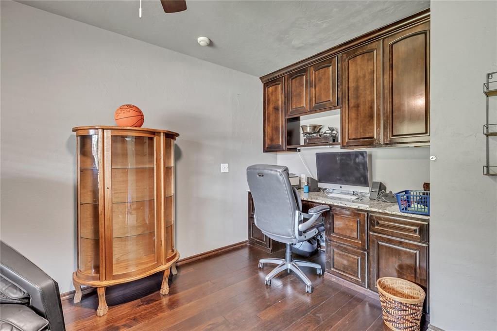 8701 Long Spur Trail