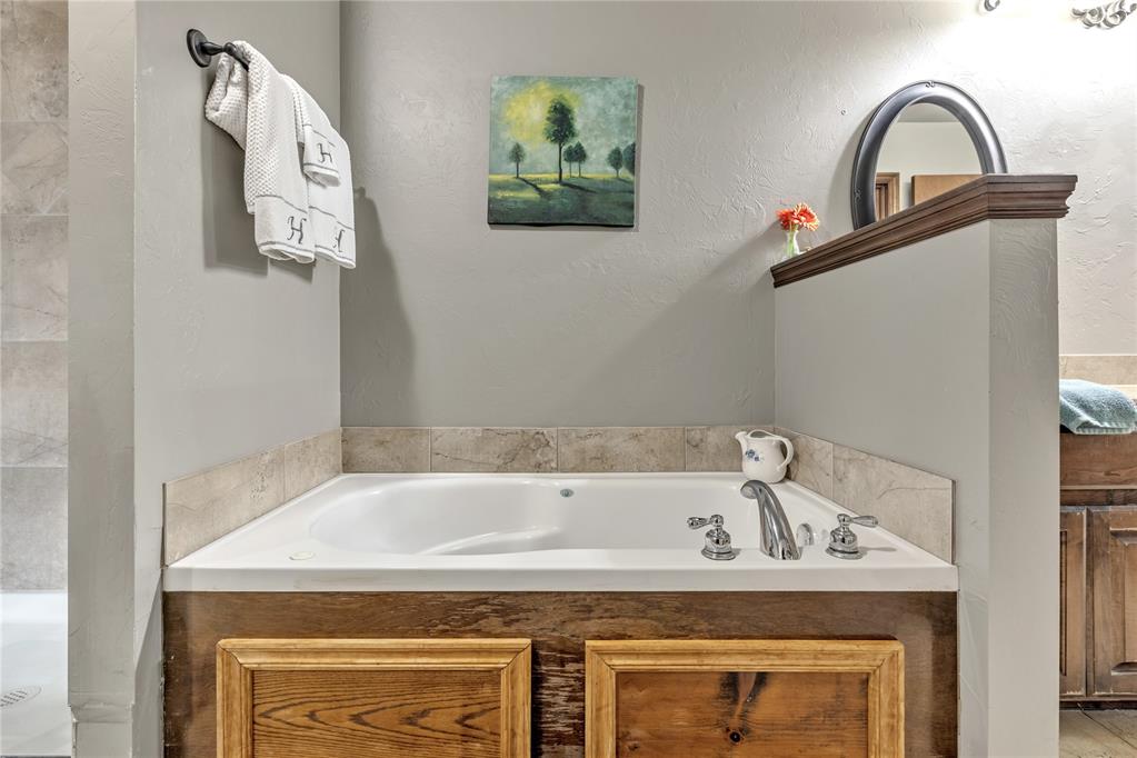 8701 Long Spur Trail