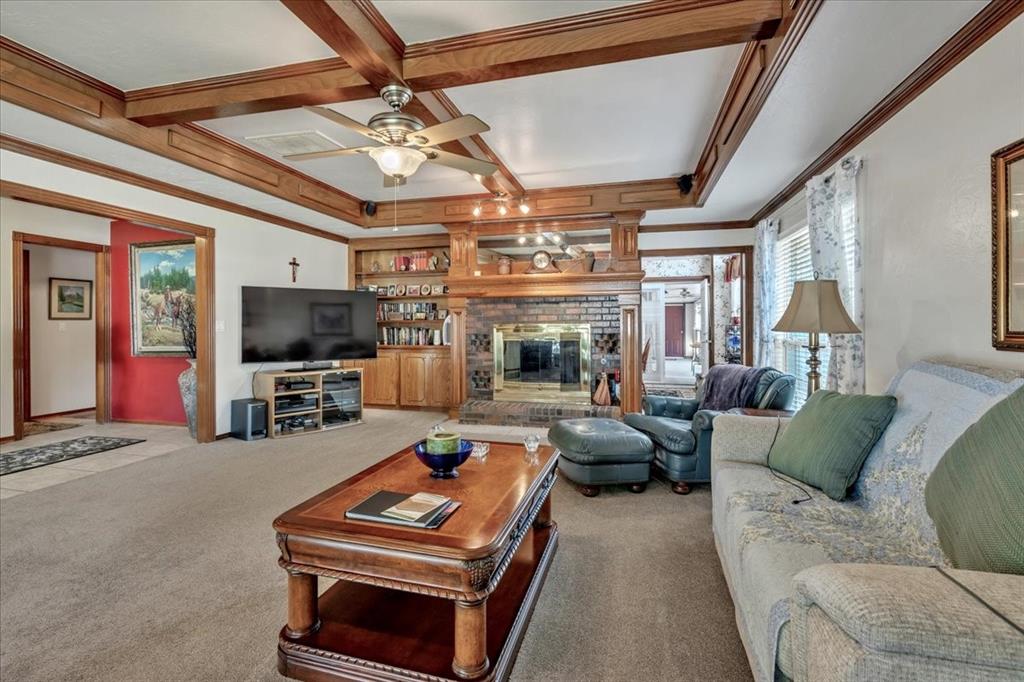 621 Bluegrass Lane