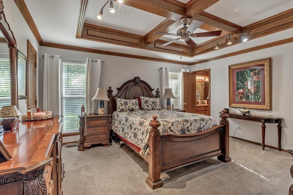 621 Bluegrass Lane