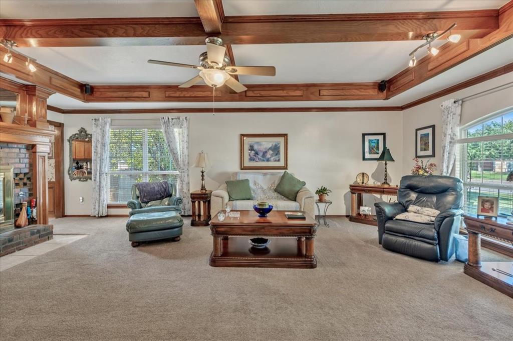 621 Bluegrass Lane