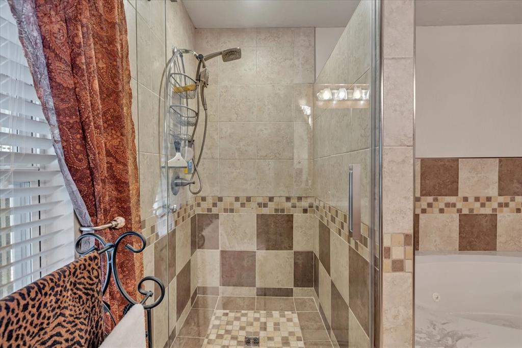 621 Bluegrass Lane