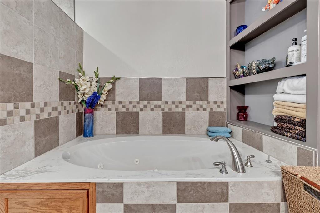 621 Bluegrass Lane