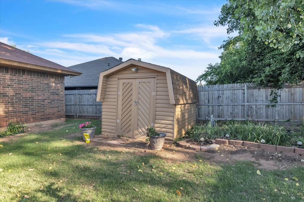 621 Bluegrass Lane