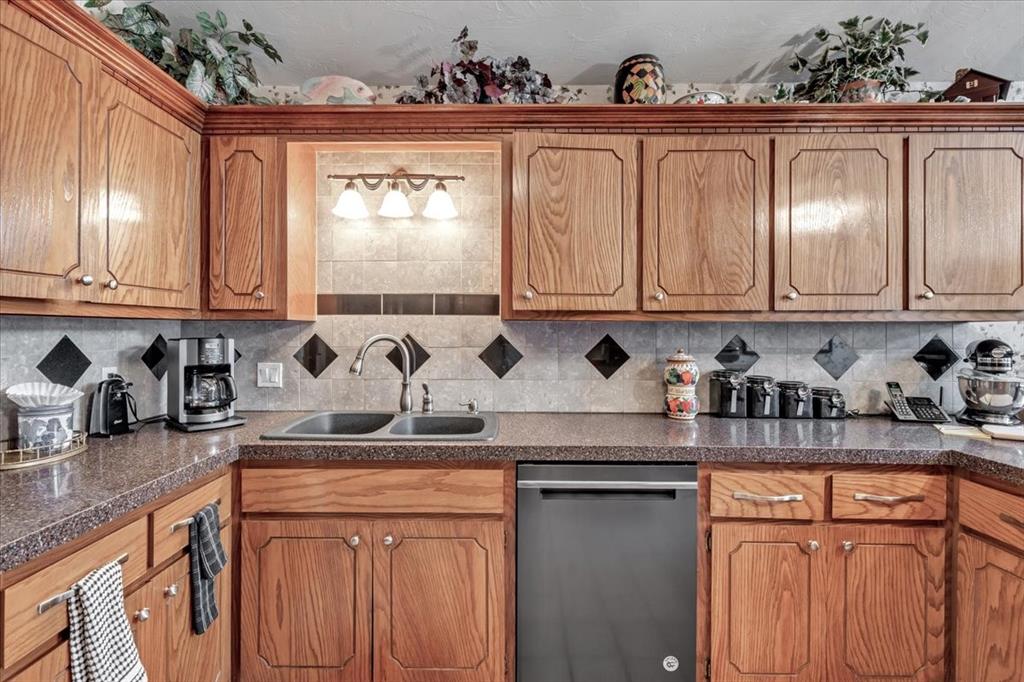 621 Bluegrass Lane