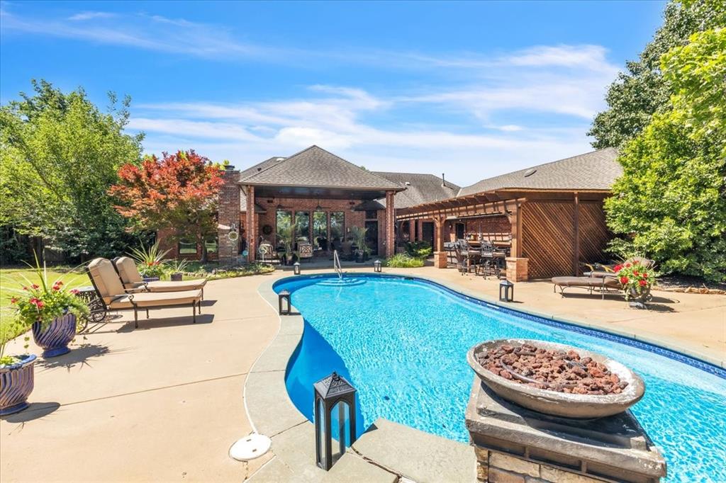 1322 Mockingbird Lane