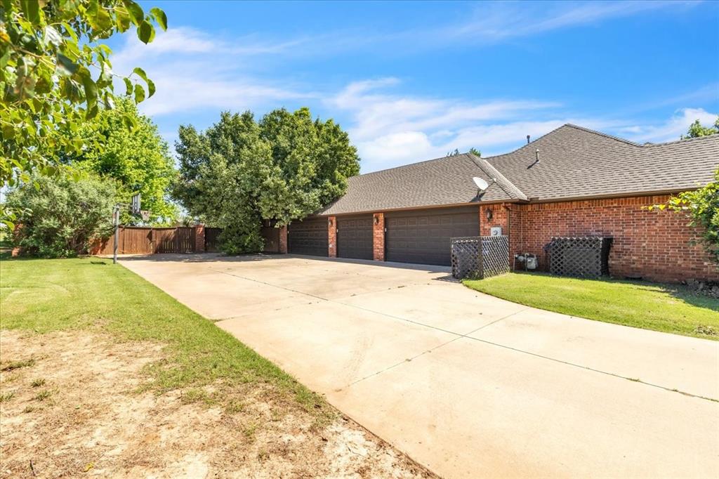 1322 Mockingbird Lane