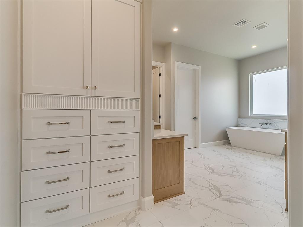 6108 NW 147th Terrace