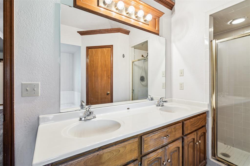 1500 N Lilac Terrace