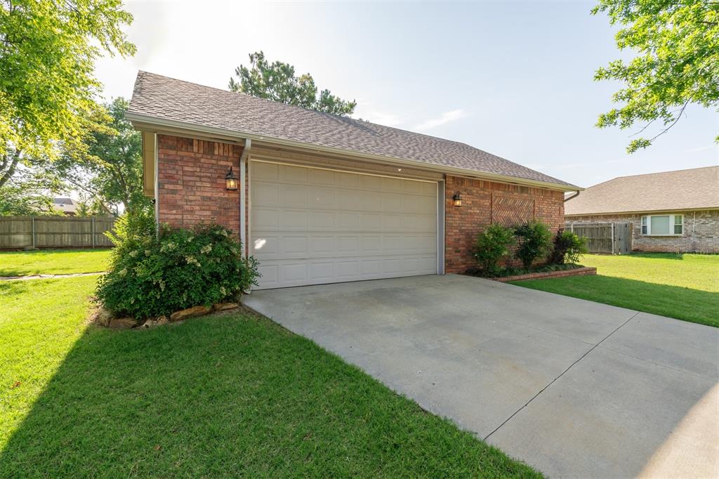 1500 N Lilac Terrace