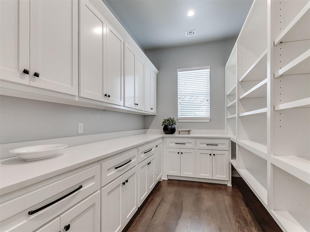 2801 Gold Finch Drive