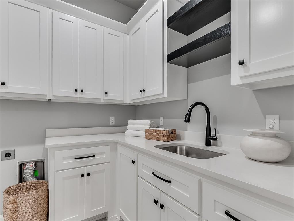 2801 Gold Finch Drive